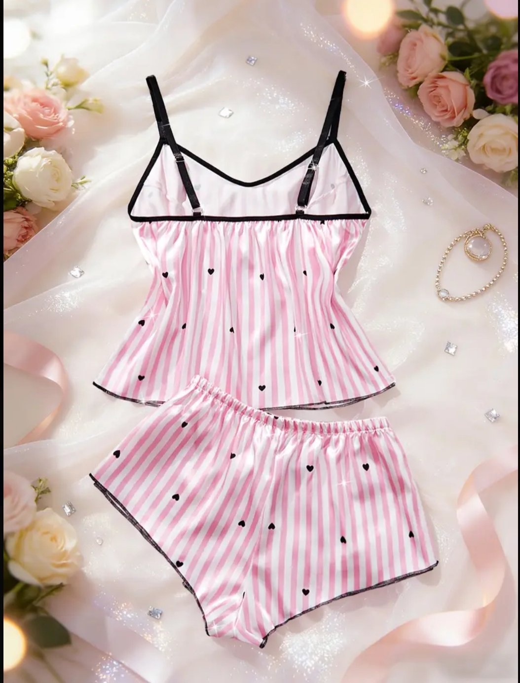 Pijama de Satín con cuello en V, estampado de corazones y Shorts-Talla M
