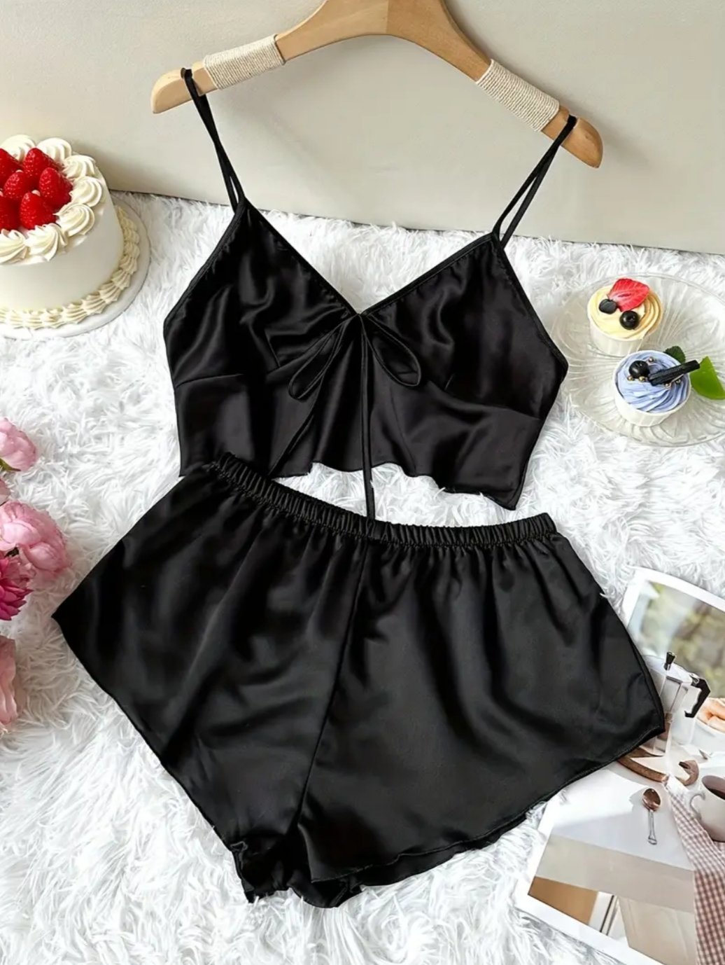 Pijama de Satín con cuello V y shorts corto