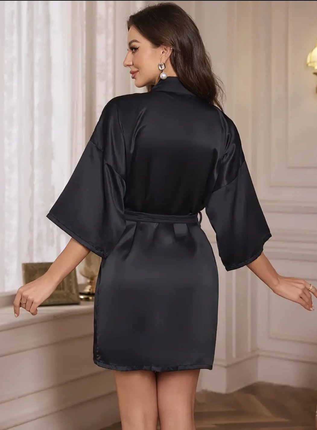 Bata cuello V de amarrar en la cintura