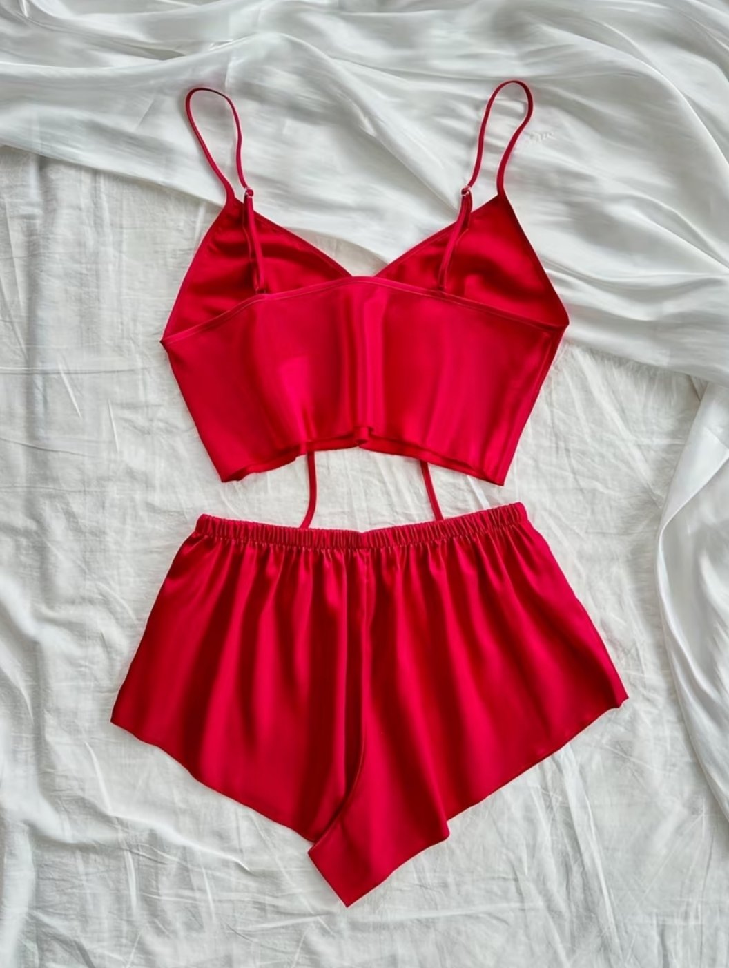 Pijama de Satín con cuello V y Shorts-Talla S