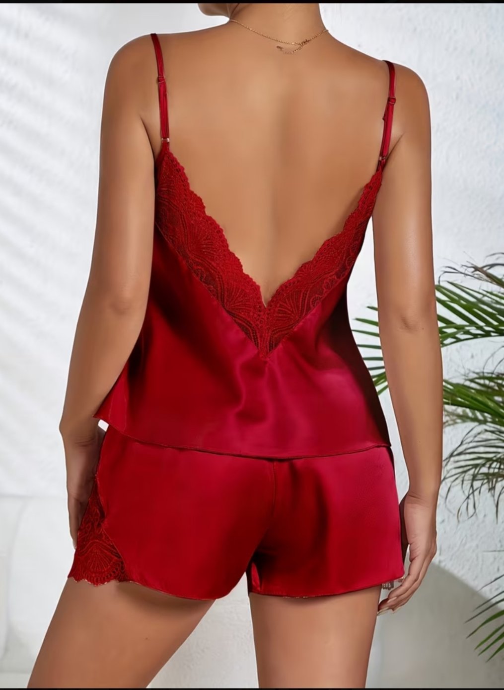 Pijama de Satín, espalda V con encaje y Shorts-Talla L