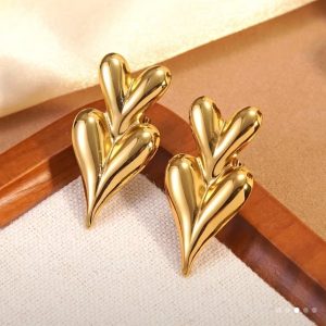 Aretes de Corazones Dorados