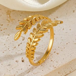 Anillo Dorado de Hojas