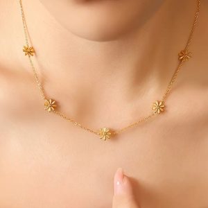 Collar de Flores Dorado