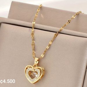 Collar dorado corazon