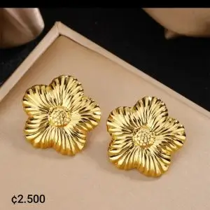 Aretes dorados