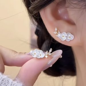 Aretes de Flores Blancas